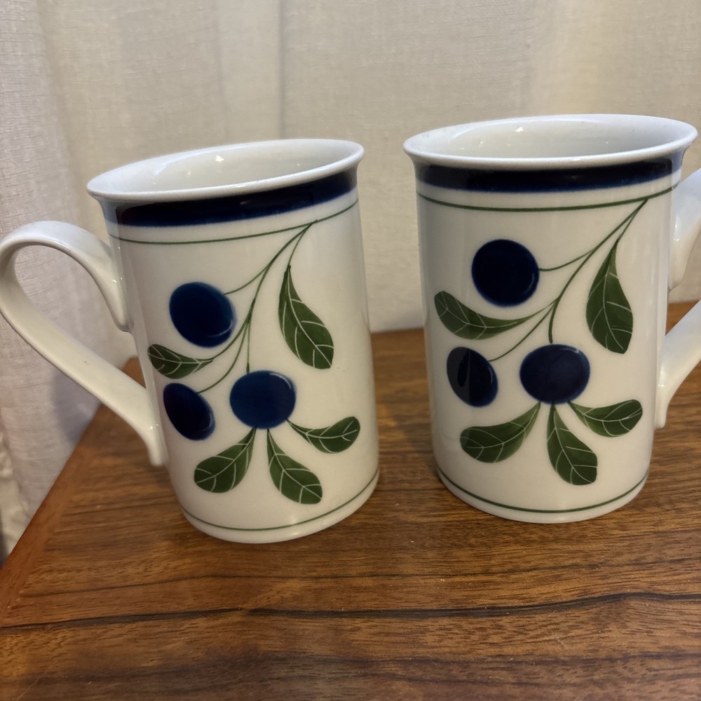 Set Of 2 - Dansk Berries Blueberry Blueberries Pattern Coffee Mug Cup Bistro EUC - Picture 5 of 5